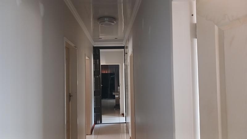 4 Bedroom Property for Sale in Clayville Gauteng