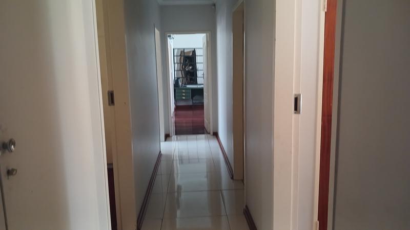4 Bedroom Property for Sale in Clayville Gauteng