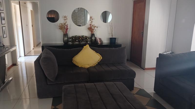 4 Bedroom Property for Sale in Clayville Gauteng
