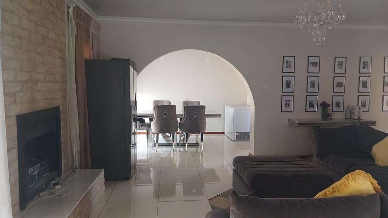 4 Bedroom Property for Sale in Clayville Gauteng