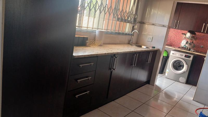 4 Bedroom Property for Sale in Clayville Gauteng