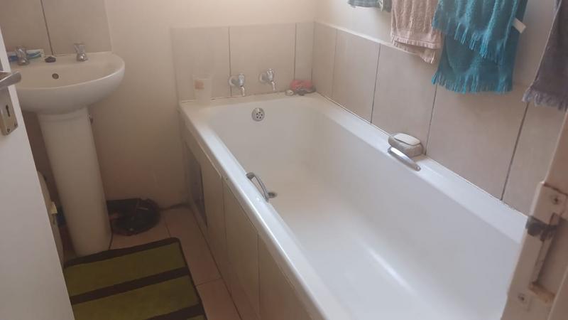 3 Bedroom Property for Sale in Clayville Gauteng