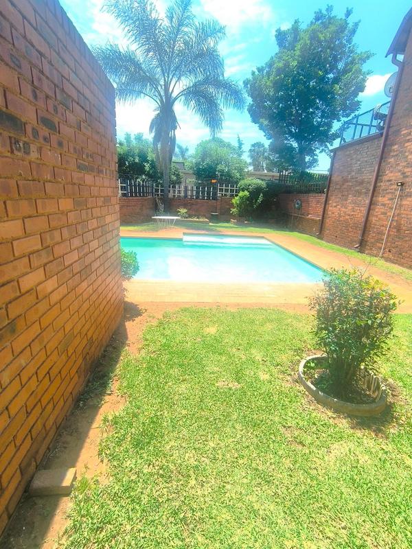 2 Bedroom Property for Sale in Windsor Gauteng