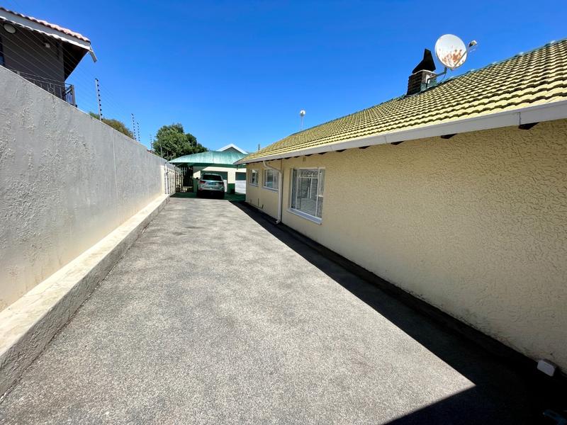6 Bedroom Property for Sale in Noordheuwel Gauteng