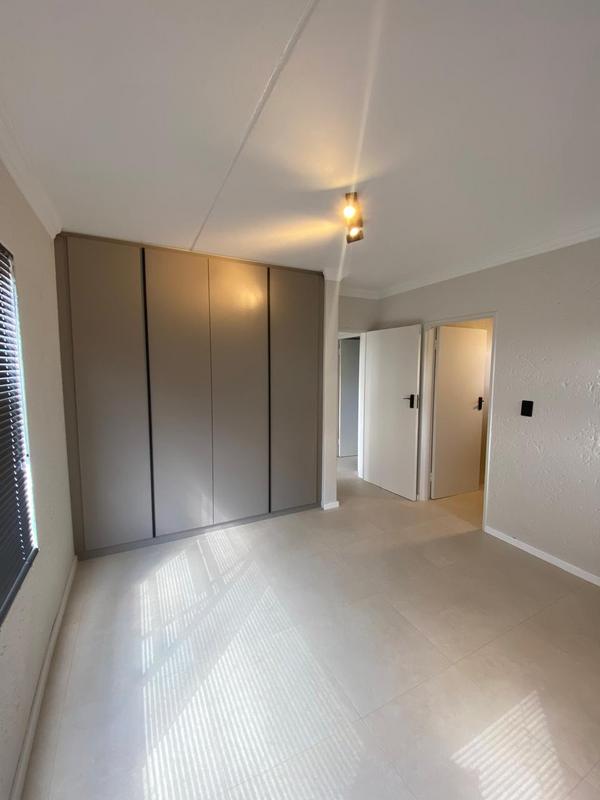 2 Bedroom Property for Sale in Waterkloof A H Gauteng