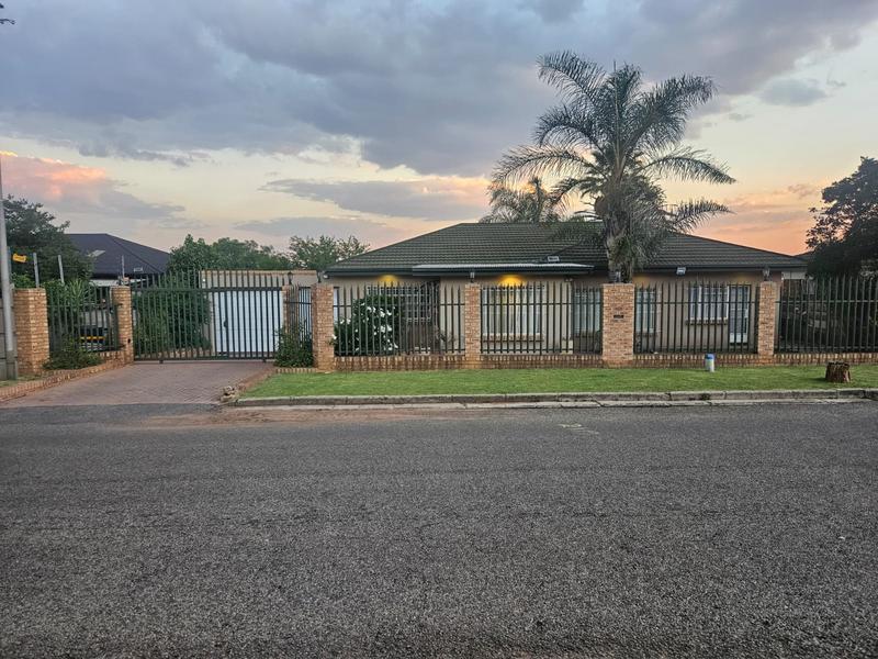 4 Bedroom Property for Sale in Elsburg Gauteng