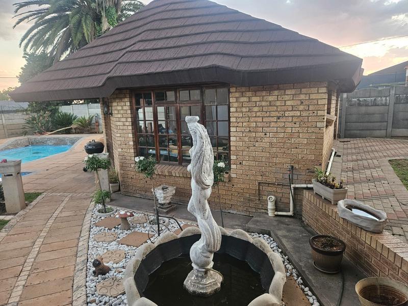4 Bedroom Property for Sale in Elsburg Gauteng