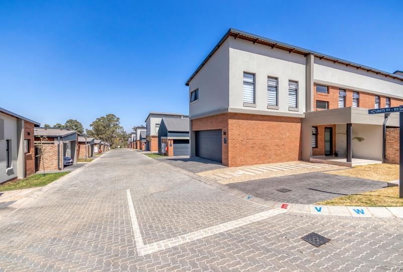 3 Bedroom Property for Sale in Carlswald Gauteng