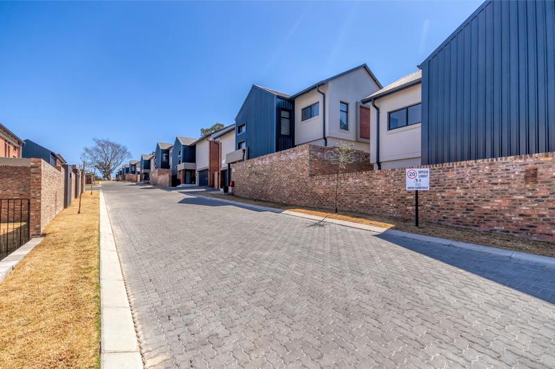 3 Bedroom Property for Sale in Carlswald Gauteng