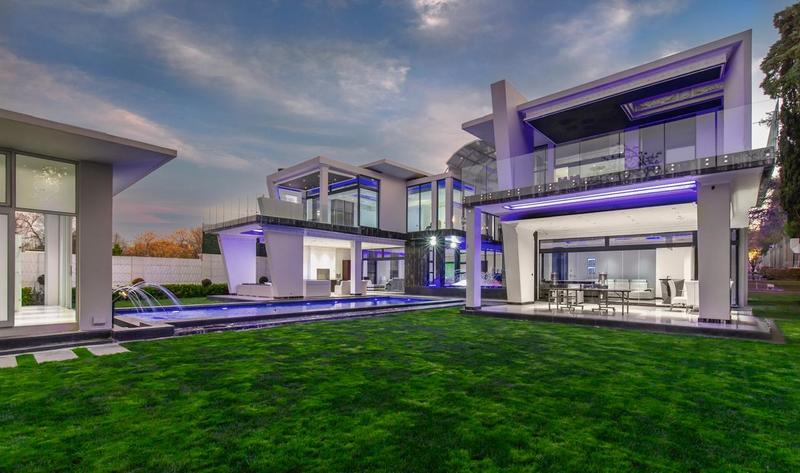 9 Bedroom Property for Sale in Bryanston Gauteng