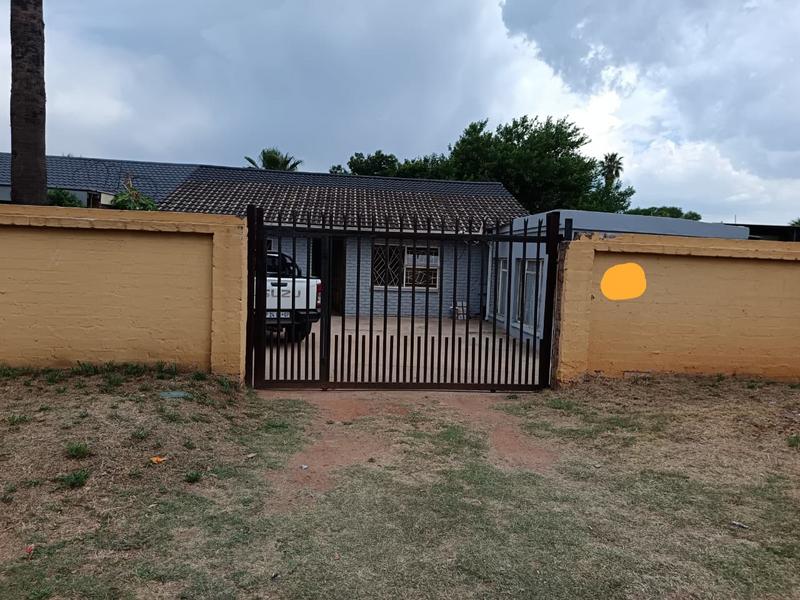 To Let 3 Bedroom Property for Rent in Danville Gauteng