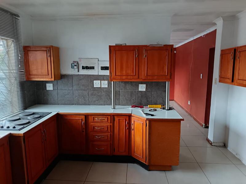 To Let 3 Bedroom Property for Rent in Danville Gauteng