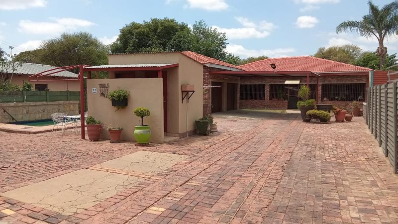 5 Bedroom Property for Sale in Pretoria North Gauteng