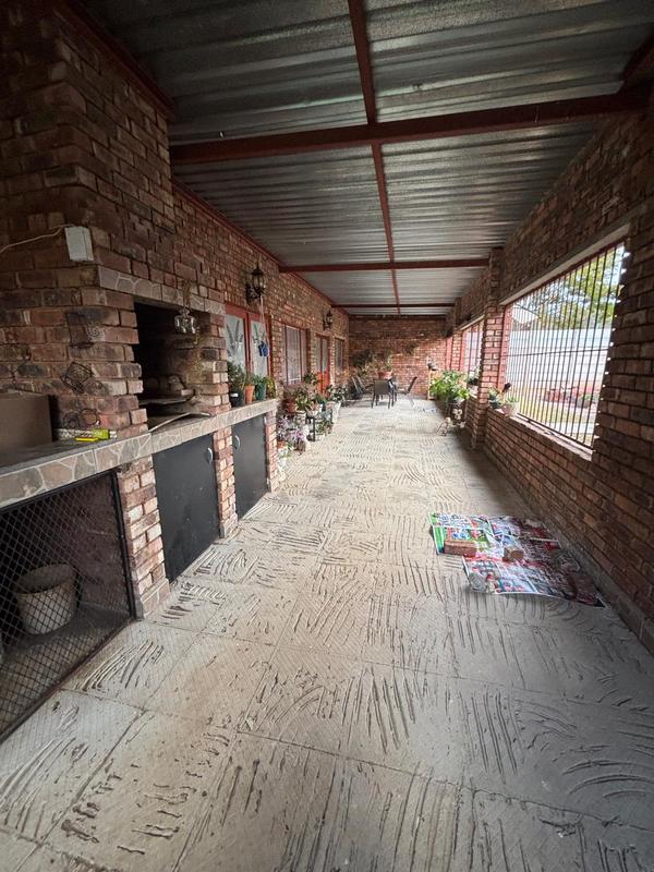 5 Bedroom Property for Sale in Pretoria North Gauteng
