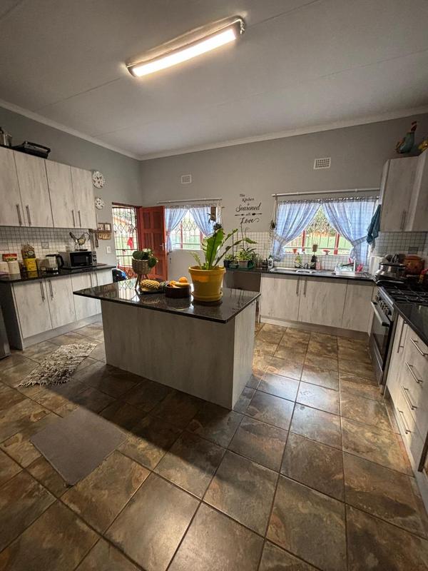 5 Bedroom Property for Sale in Pretoria North Gauteng