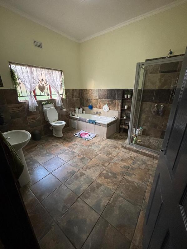 5 Bedroom Property for Sale in Pretoria North Gauteng