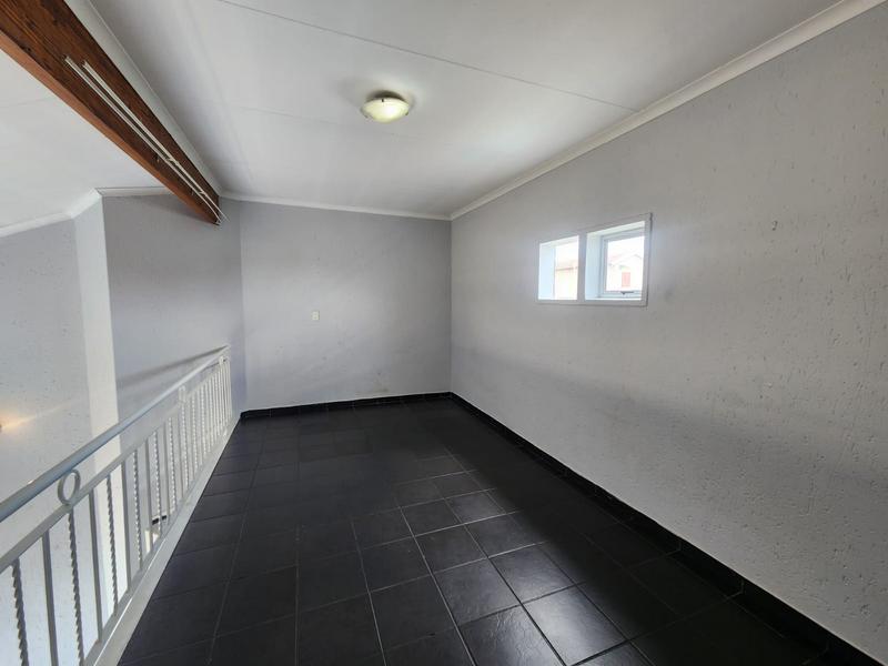 To Let 2 Bedroom Property for Rent in Bromhof Gauteng