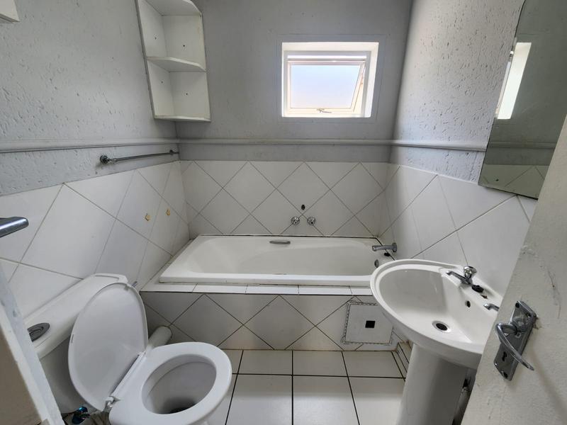 To Let 2 Bedroom Property for Rent in Bromhof Gauteng