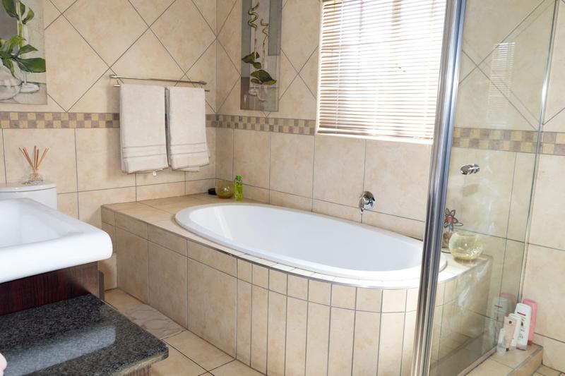 4 Bedroom Property for Sale in Bougainvillea Estate Gauteng