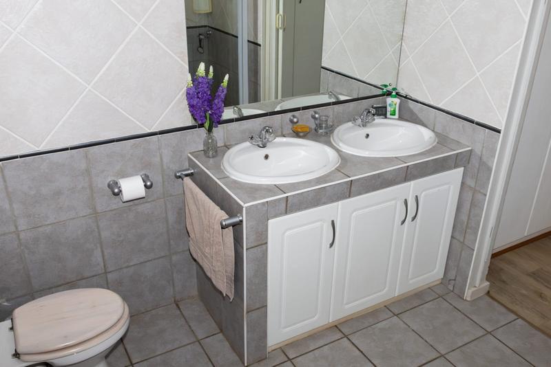 4 Bedroom Property for Sale in Bougainvillea Estate Gauteng