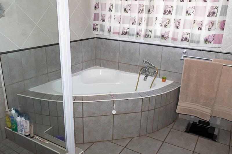 4 Bedroom Property for Sale in Bougainvillea Estate Gauteng