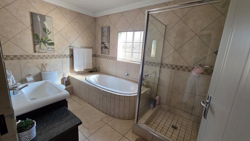 4 Bedroom Property for Sale in Bougainvillea Estate Gauteng