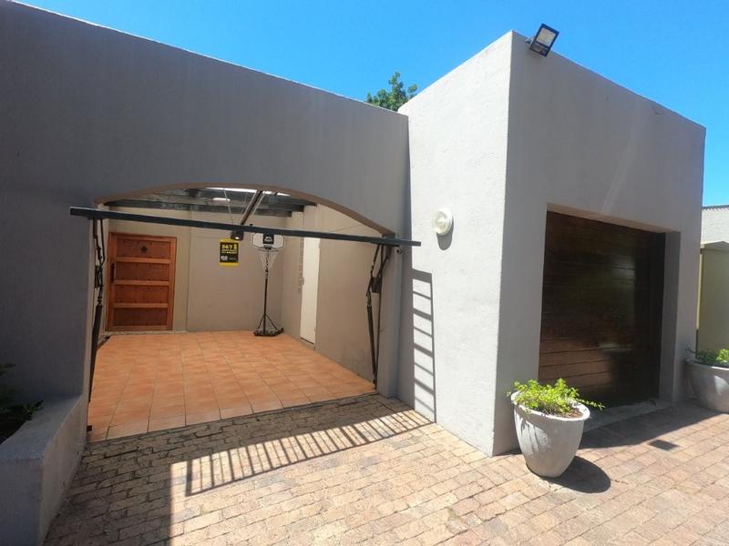 To Let 4 Bedroom Property for Rent in Parkmore Gauteng