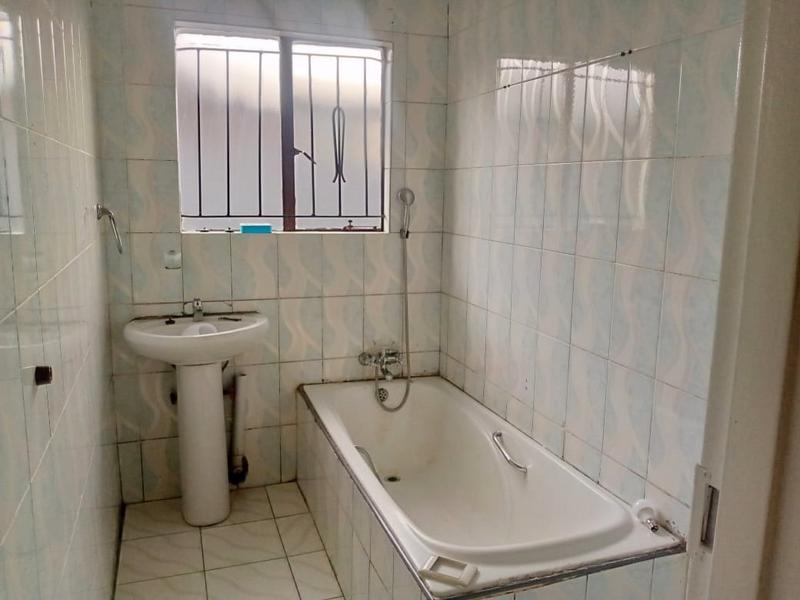4 Bedroom Property for Sale in Protea Glen Gauteng