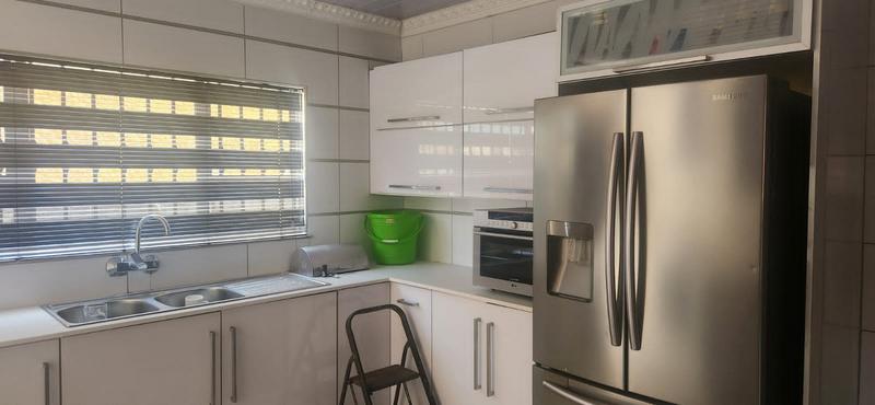 3 Bedroom Property for Sale in Protea North Gauteng