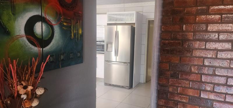 3 Bedroom Property for Sale in Protea North Gauteng