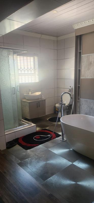 3 Bedroom Property for Sale in Protea North Gauteng