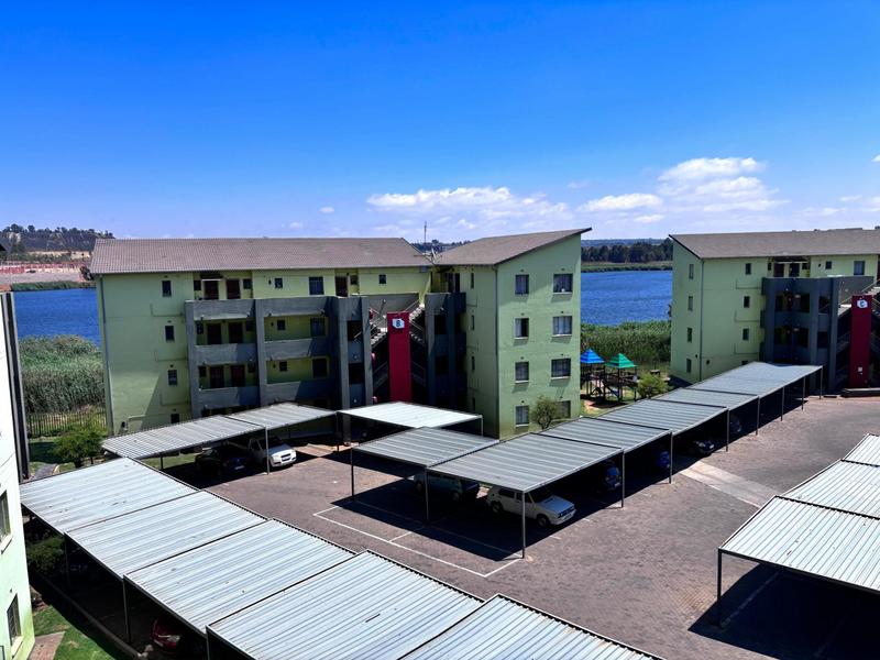 To Let 2 Bedroom Property for Rent in Fleurhof Gauteng