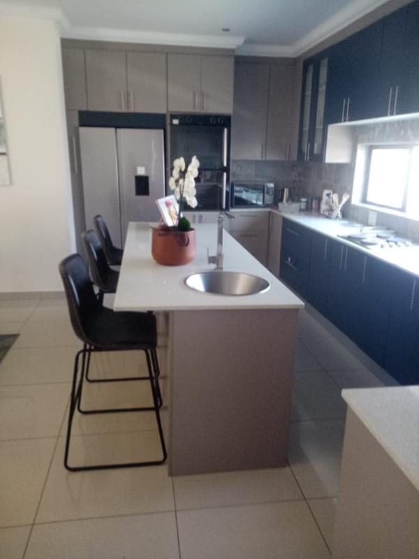 4 Bedroom Property for Sale in Strubensvallei Gauteng