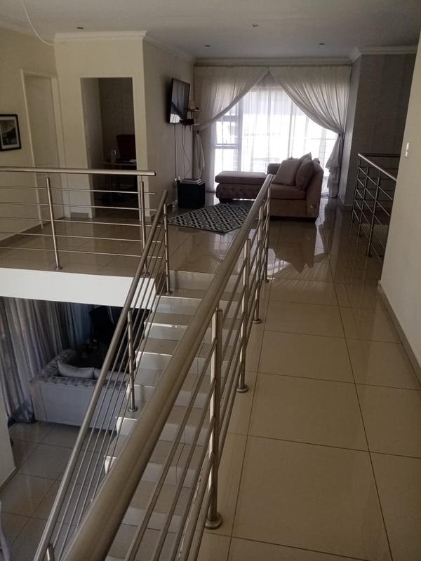 4 Bedroom Property for Sale in Strubensvallei Gauteng