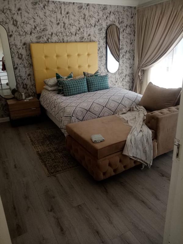 4 Bedroom Property for Sale in Strubensvallei Gauteng