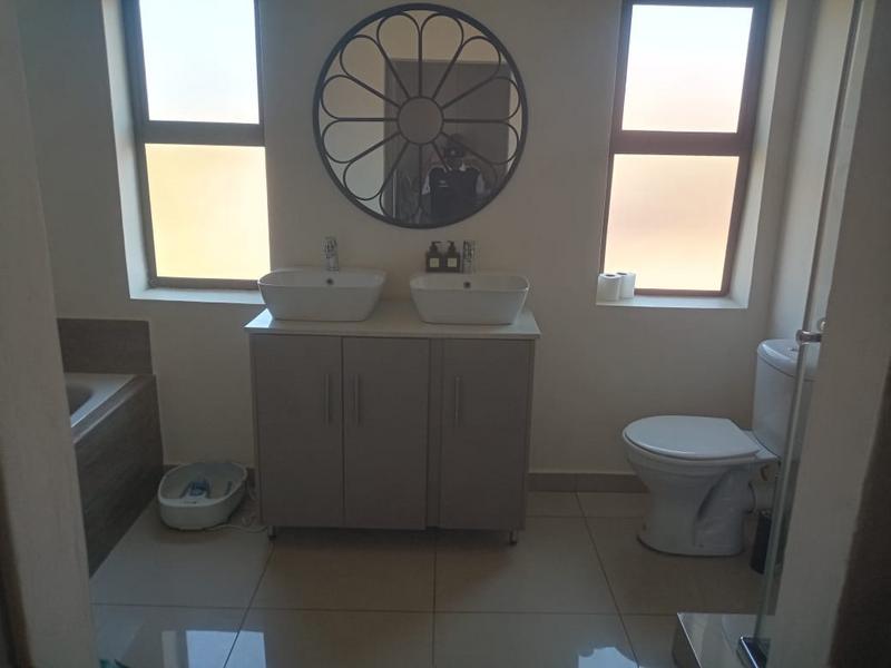 4 Bedroom Property for Sale in Strubensvallei Gauteng