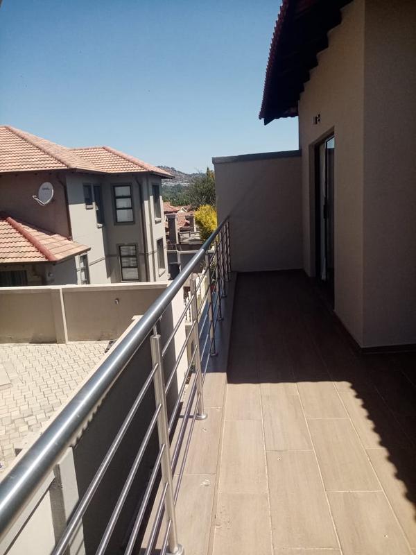 4 Bedroom Property for Sale in Strubensvallei Gauteng