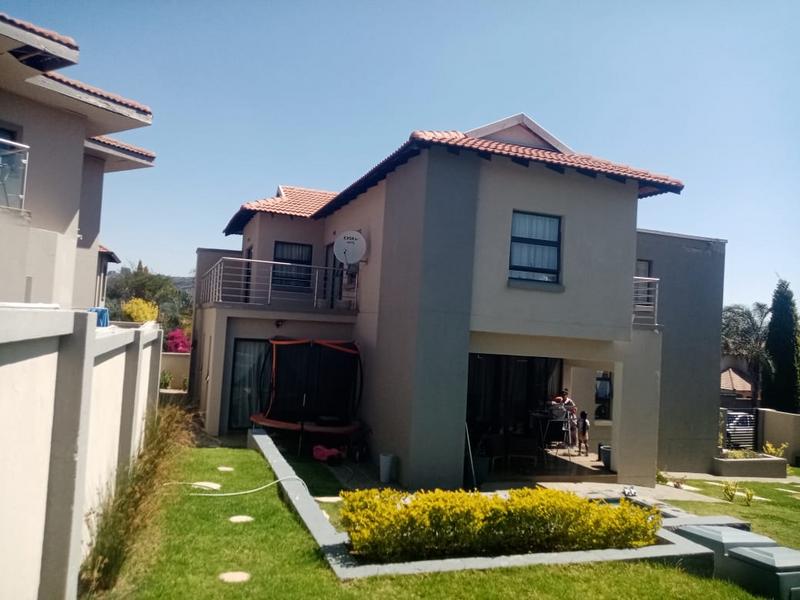 4 Bedroom Property for Sale in Strubensvallei Gauteng