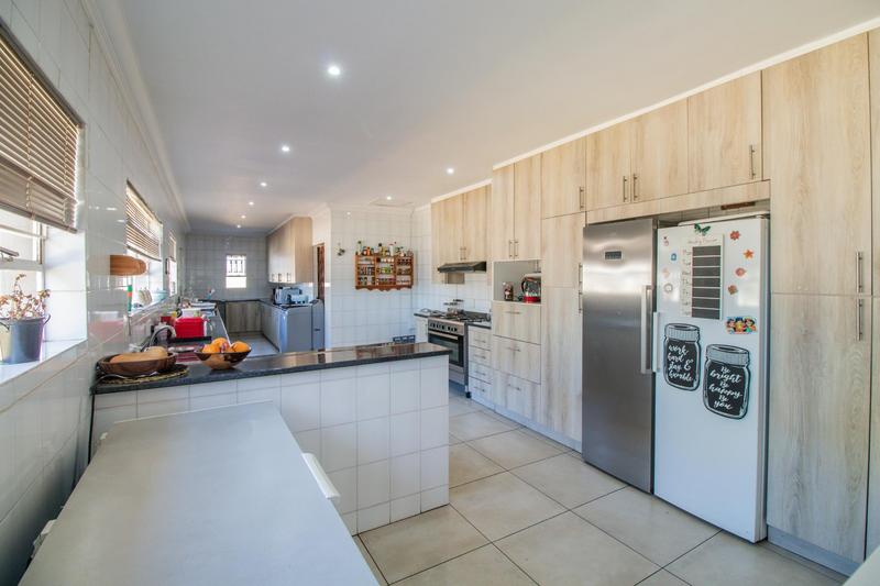 To Let 9 Bedroom Property for Rent in Van Riebeeck Park Gauteng