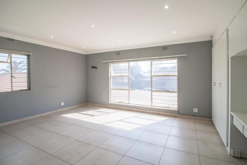 To Let 9 Bedroom Property for Rent in Van Riebeeck Park Gauteng