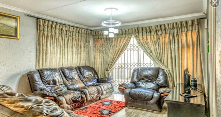 4 Bedroom Property for Sale in Douglasdale Gauteng