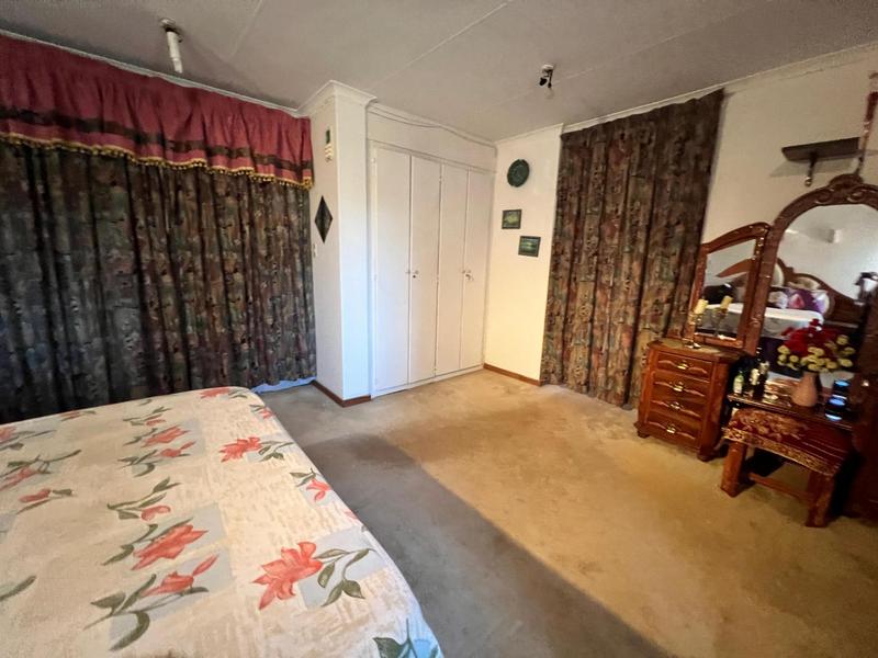 4 Bedroom Property for Sale in Laudium Gauteng