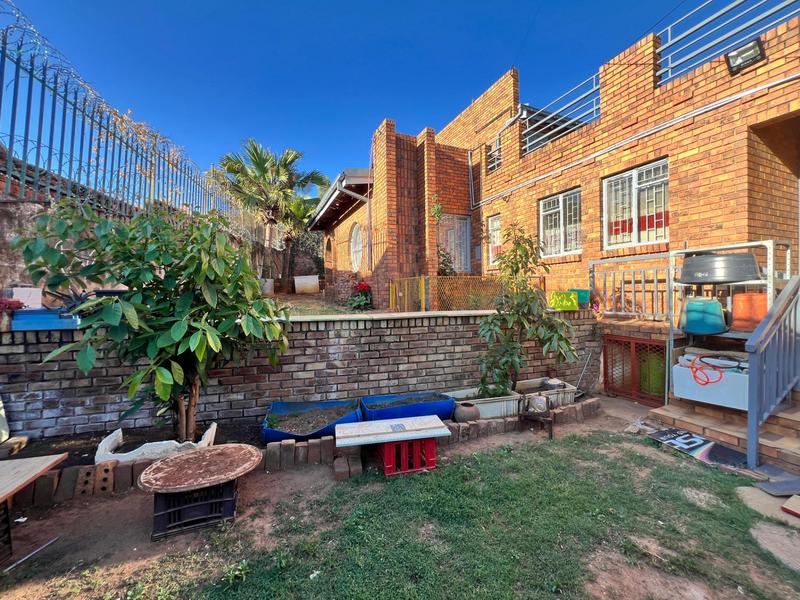4 Bedroom Property for Sale in Laudium Gauteng