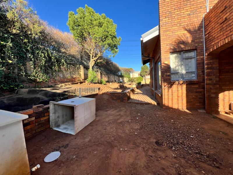 4 Bedroom Property for Sale in Laudium Gauteng