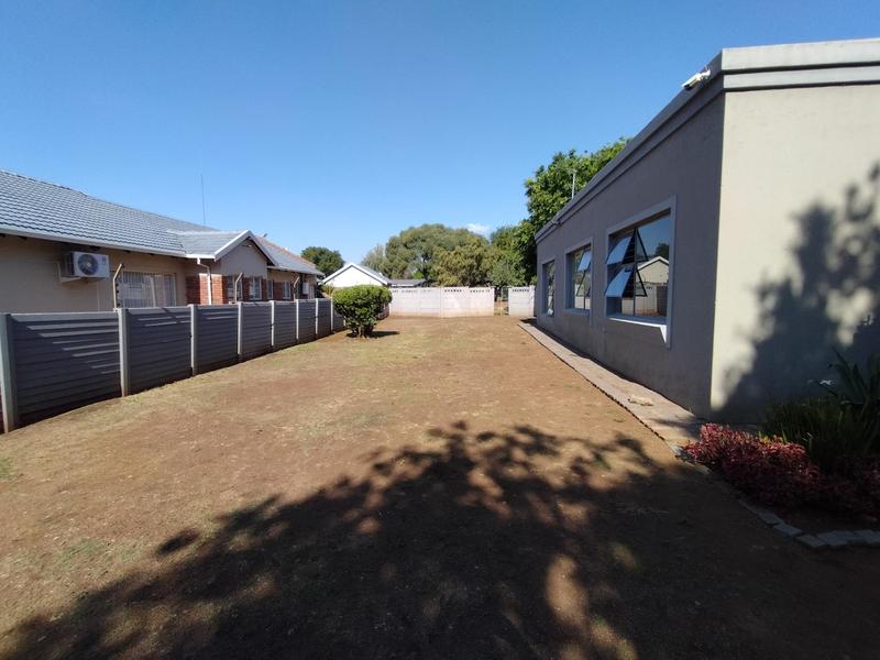 4 Bedroom Property for Sale in Wierda Park Gauteng