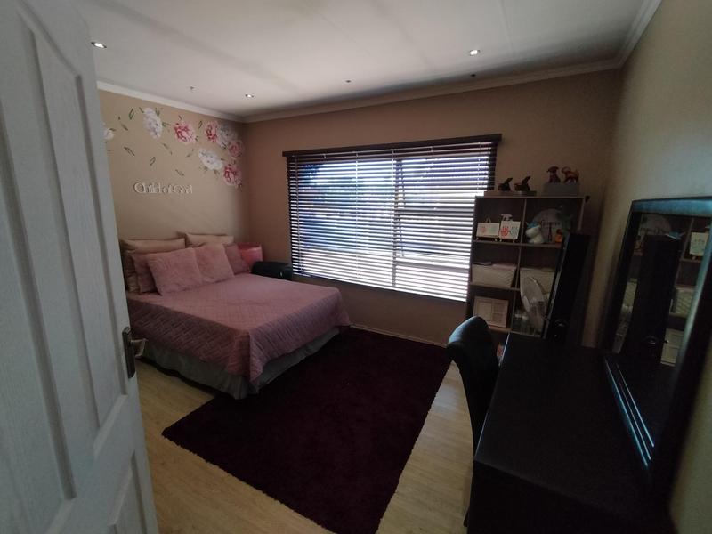 4 Bedroom Property for Sale in Wierda Park Gauteng