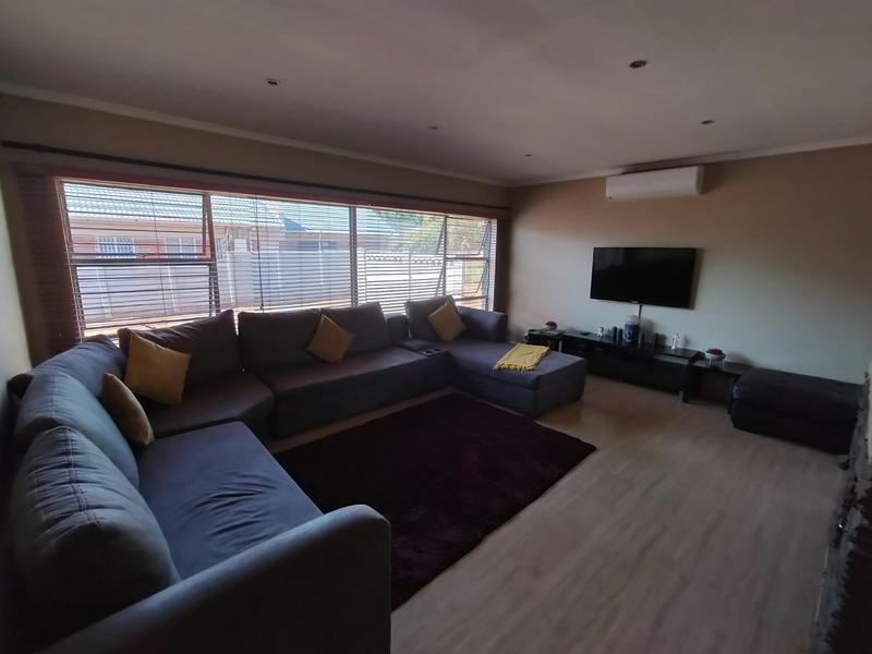 4 Bedroom Property for Sale in Wierda Park Gauteng