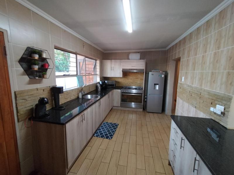 4 Bedroom Property for Sale in Wierda Park Gauteng
