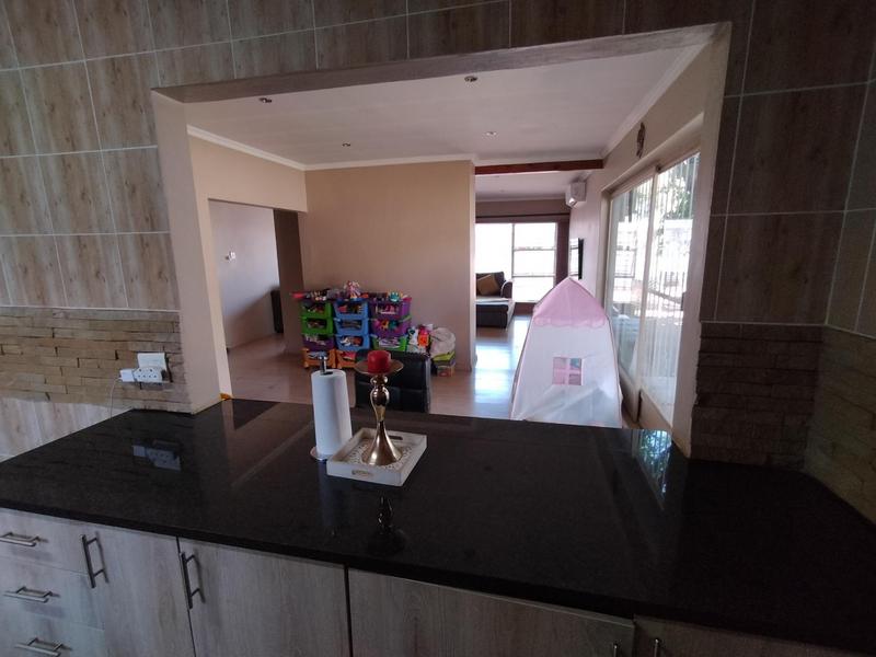 4 Bedroom Property for Sale in Wierda Park Gauteng