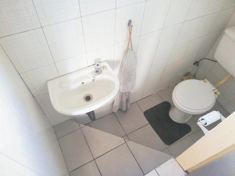 2 Bedroom Property for Sale in Freeway Park Gauteng